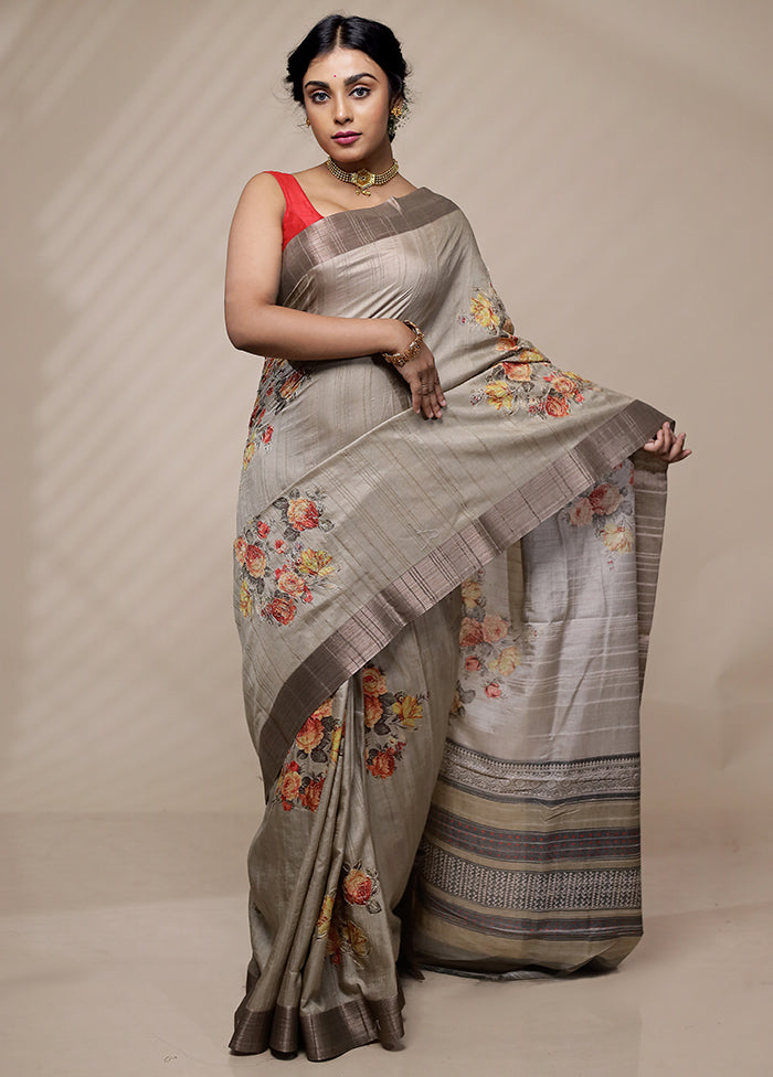 Cream Tussar Silk Saree With Blouse Piece