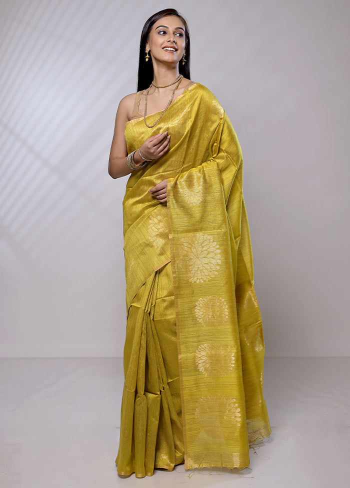 Yellow Handloom Matka Pure Silk Saree With Blouse Piece