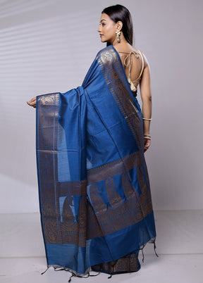 Blue Cotton Saree With Blouse Piece