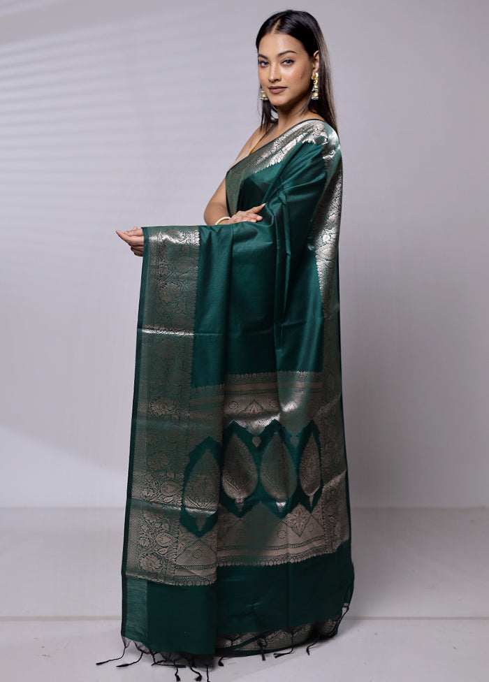 Green Cotton Saree With Blouse Piece