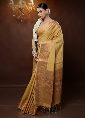 Cream Dupion Silk Saree With Blouse Piece