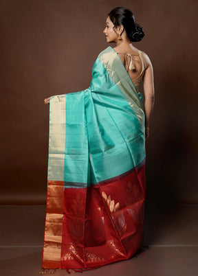 Blue Handloom Kanchipuram Pure Silk Saree With Blouse Piece