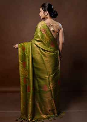 Green Dupion Silk Saree With Blouse Piece