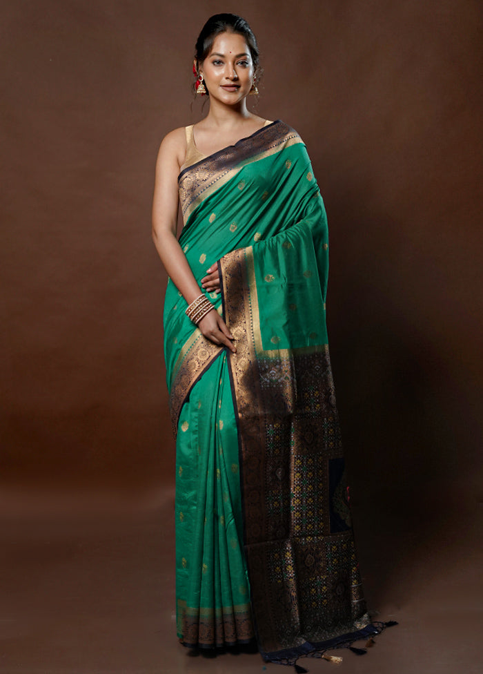 Green Dupion Silk Saree With Blouse Piece