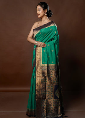 Green Dupion Silk Saree With Blouse Piece