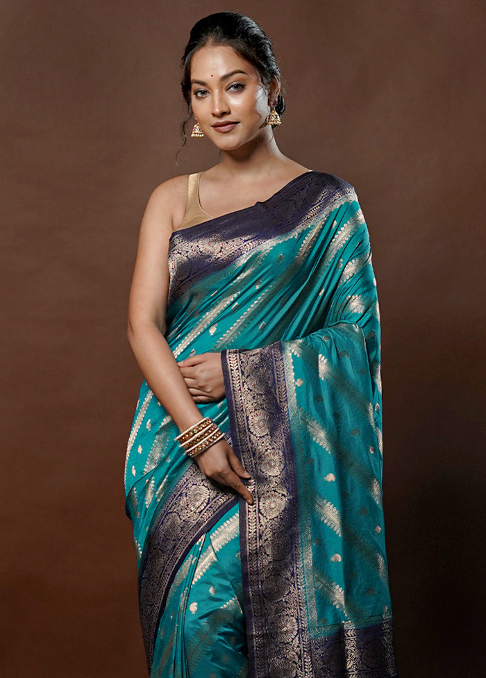 Green Dupion Silk Saree With Blouse Piece