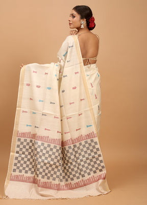 Cream Handloom Tussar Pure Silk Saree With Blouse Piece