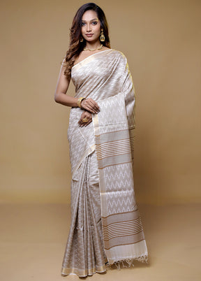 Cream Tussar Silk Saree With Blouse Piece