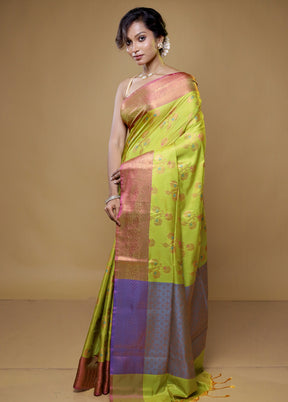 Green Dupion Silk Saree With Blouse Piece