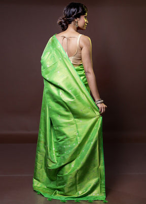 Green Dupion Silk Saree With Blouse Piece