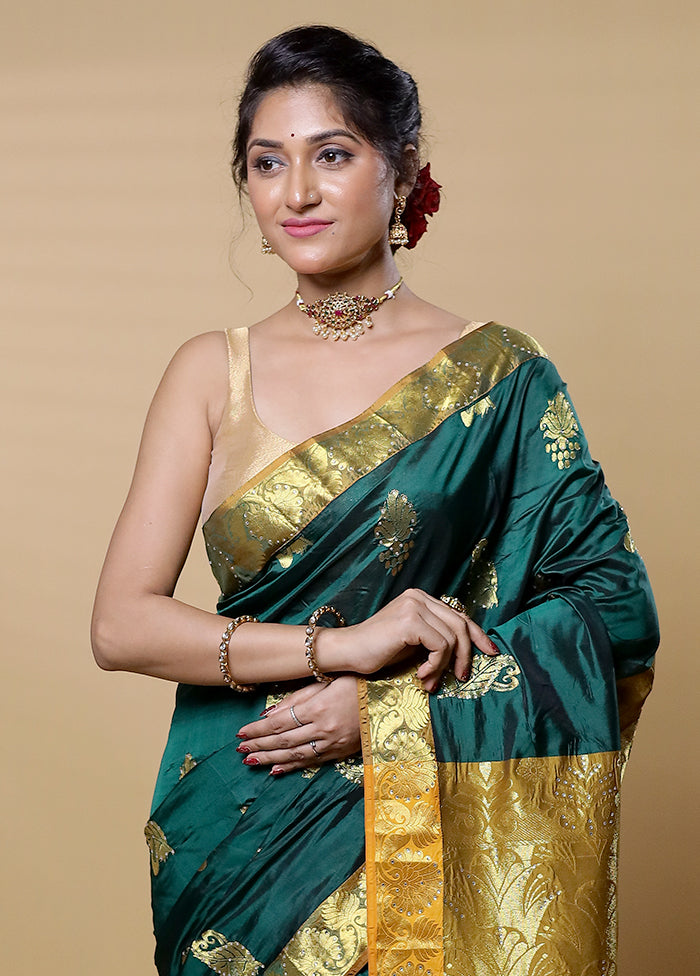 Green Kanjivaram Silk Saree With Blouse Piece