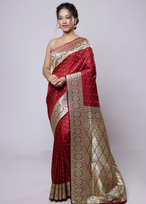 Red Tanchoi Silk Saree With Blouse Piece