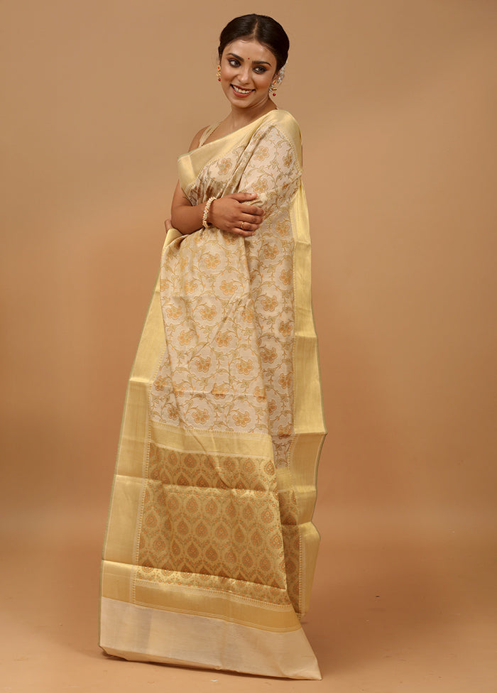 Cream Cotton Saree With Blouse Piece