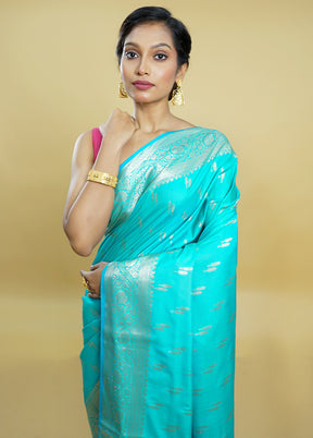 Blue Uppada Silk Saree With Blouse Piece