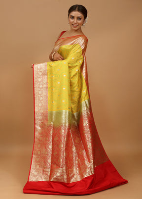 Green Tanchoi Silk Saree With Blouse Piece