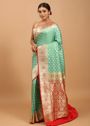 Green Tanchoi Silk Saree With Blouse Piece