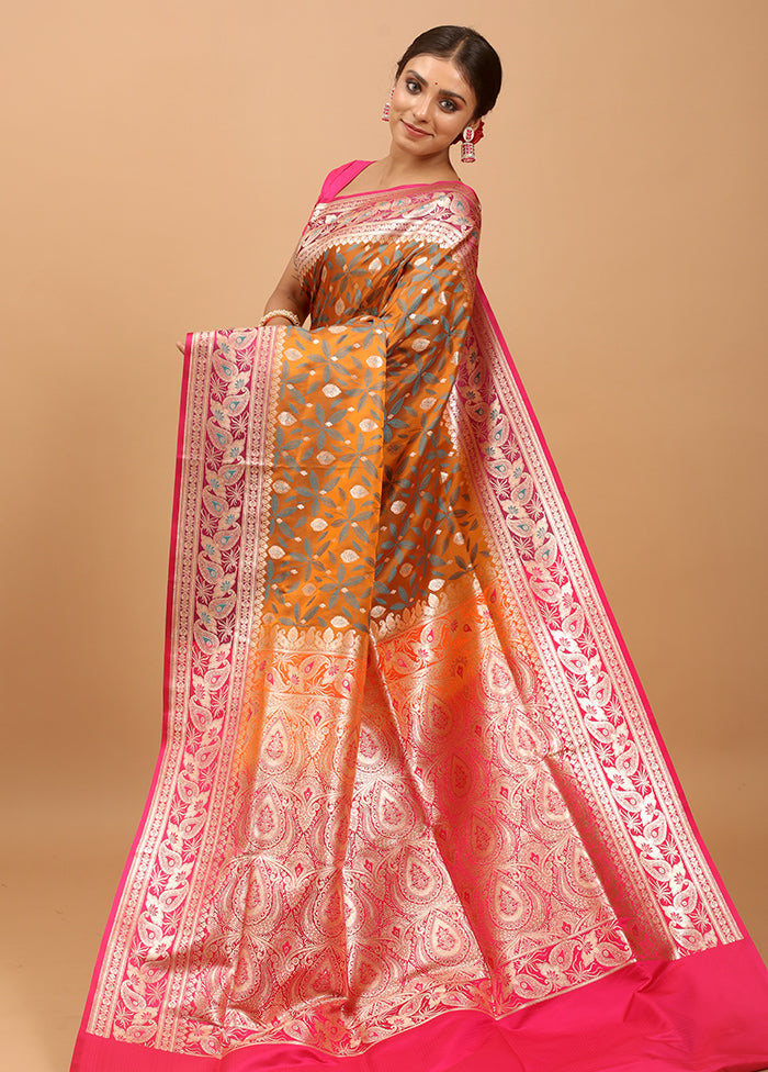 Rust Tanchoi Silk Saree With Blouse Piece