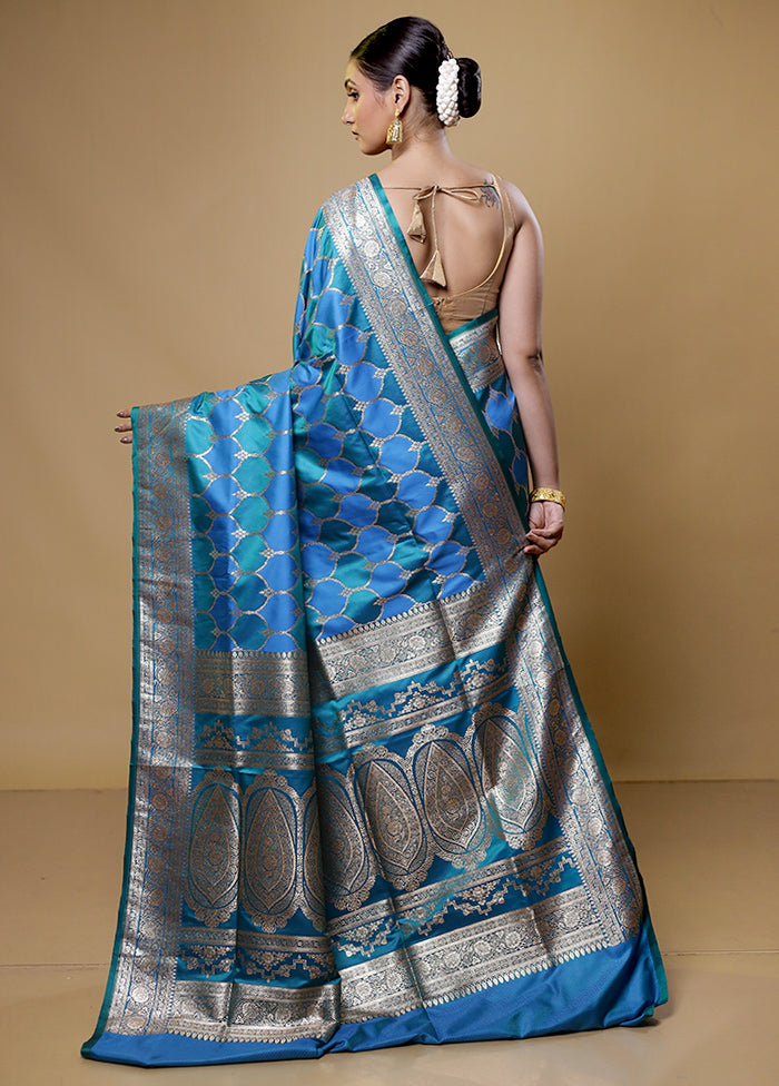 Multicolor Tanchoi Silk Saree With Blouse Piece