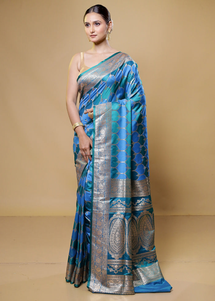 Multicolor Tanchoi Silk Saree With Blouse Piece