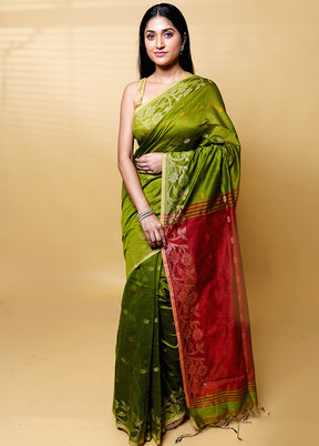 Green Khadi Cotton Saree With Blouse Piece