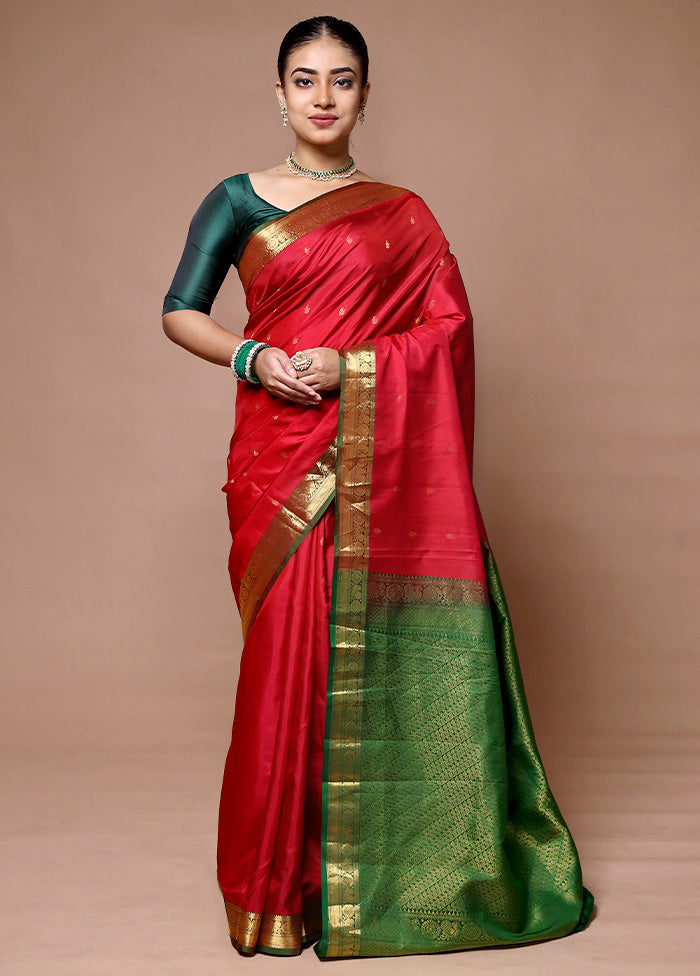 Red Handloom Kanjivaram Pure Silk Saree With Blouse Piece