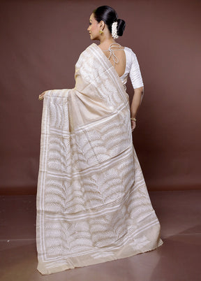 Cream Handloom Kantha Stitch Pure Silk Saree With Blouse Piece