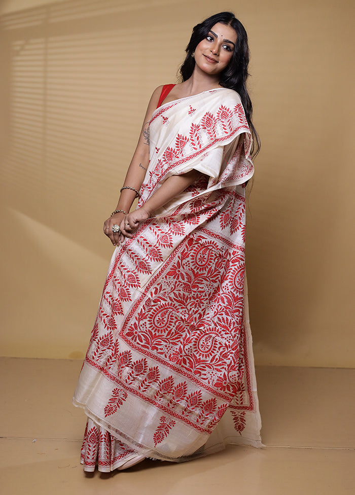 Cream Handloom Kantha Stitch Pure Silk Saree With Blouse Piece