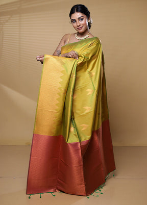 Green Dupion Silk Saree With Blouse Piece