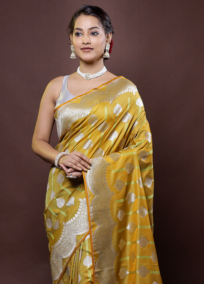 Yellow Uppada Silk Saree With Blouse Piece