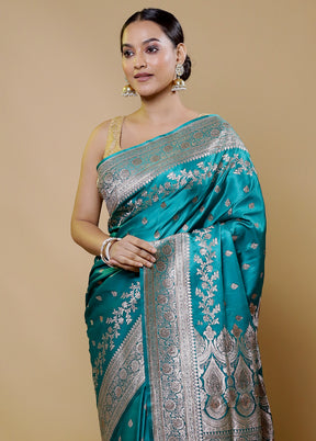 Green Banarasi Silk Saree With Blouse Piece