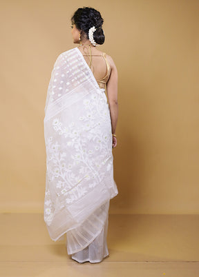 White Tant Jamdani Saree Without Blouse Piece