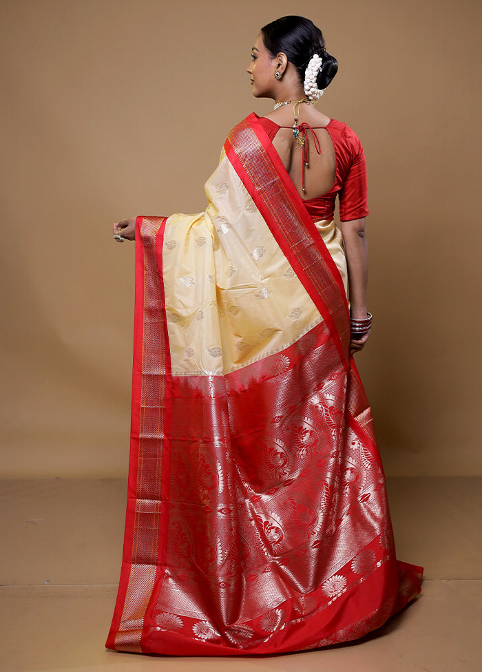 Cream Kanjivaram Silk Saree With Blouse Piece