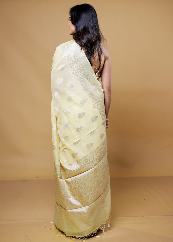 Yellow Cotton Saree With Blouse Piece