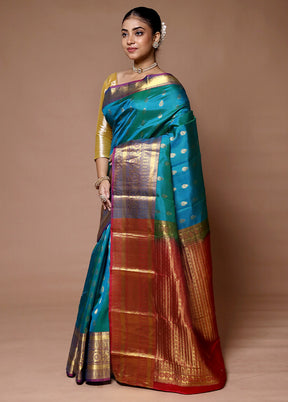 Blue Handloom Kanjivaram Pure Silk Saree With Blouse Piece