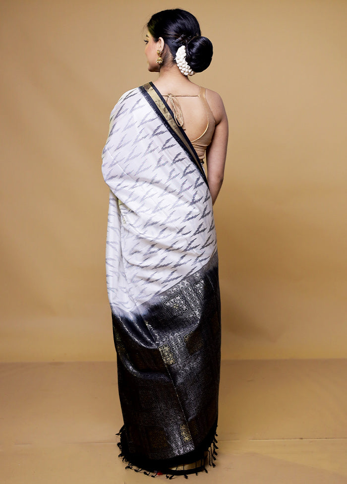 White Handloom Kanchipuram Pure Silk Saree With Blouse Piece