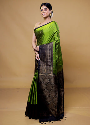 Green Handloom Kanchipuram Pure Silk Saree With Blouse Piece