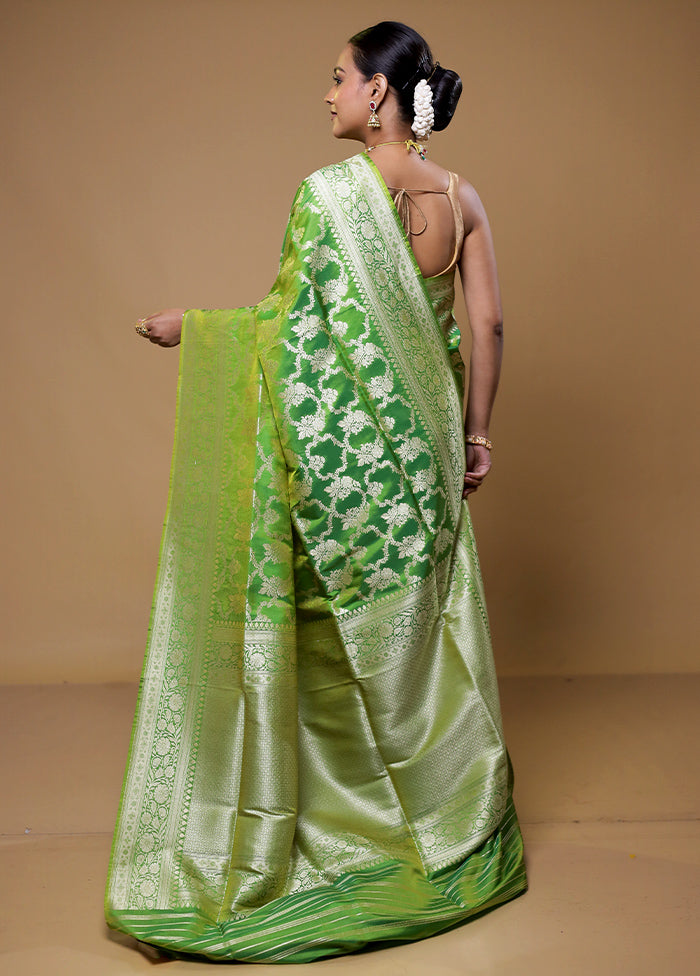 Green Uppada Silk Saree With Blouse Piece