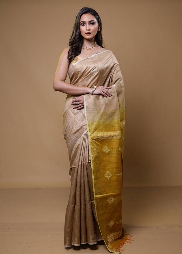 Cream Handloom Tussar Pure Silk Saree With Blouse Piece