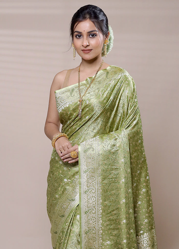 Green Handloom Tanchoi Pure Silk Saree With Blouse Piece