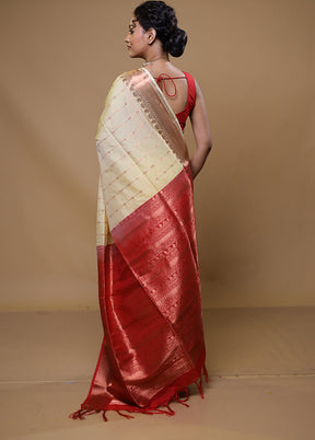 Cream Kanjivaram Silk Saree With Blouse Piece