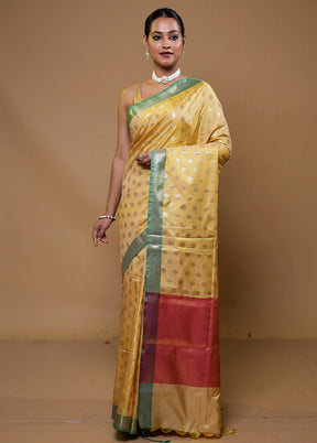 Yellow Cotton Saree With Blouse Piece