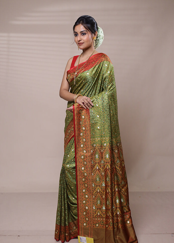 Green Tanchoi Silk Saree With Blouse Piece