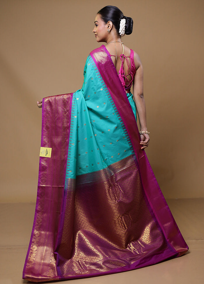 Green Gadwal Silk Saree Without Blouse Piece