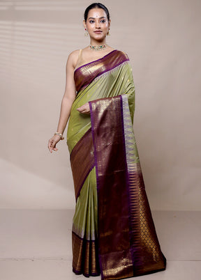 Green Gadwal Silk Saree Without Blouse Piece