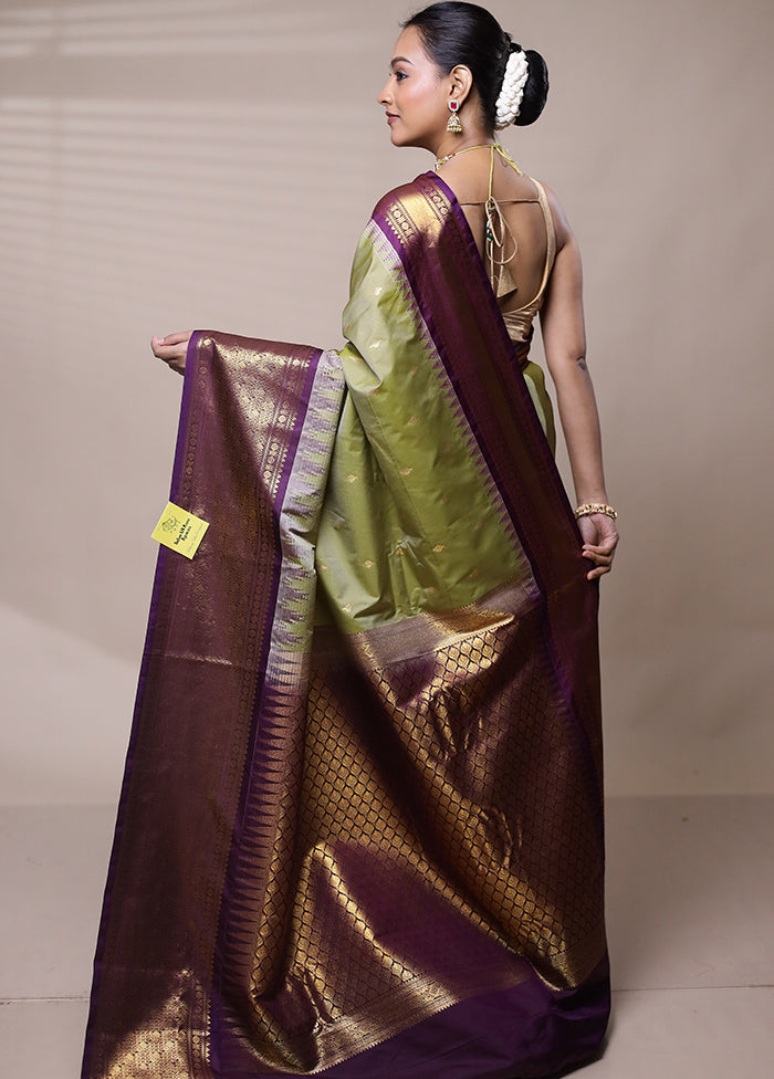 Green Gadwal Silk Saree Without Blouse Piece