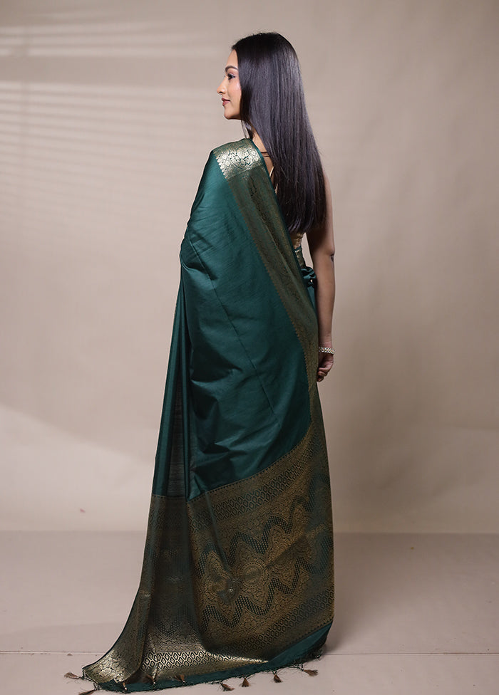 Green Dupion Silk Saree With Blouse Piece