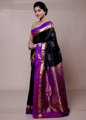 Black Handloom Kanjivaram Pure Silk Saree With Blouse Piece