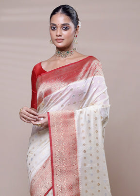 Cream Georgette Saree With Blouse Piece