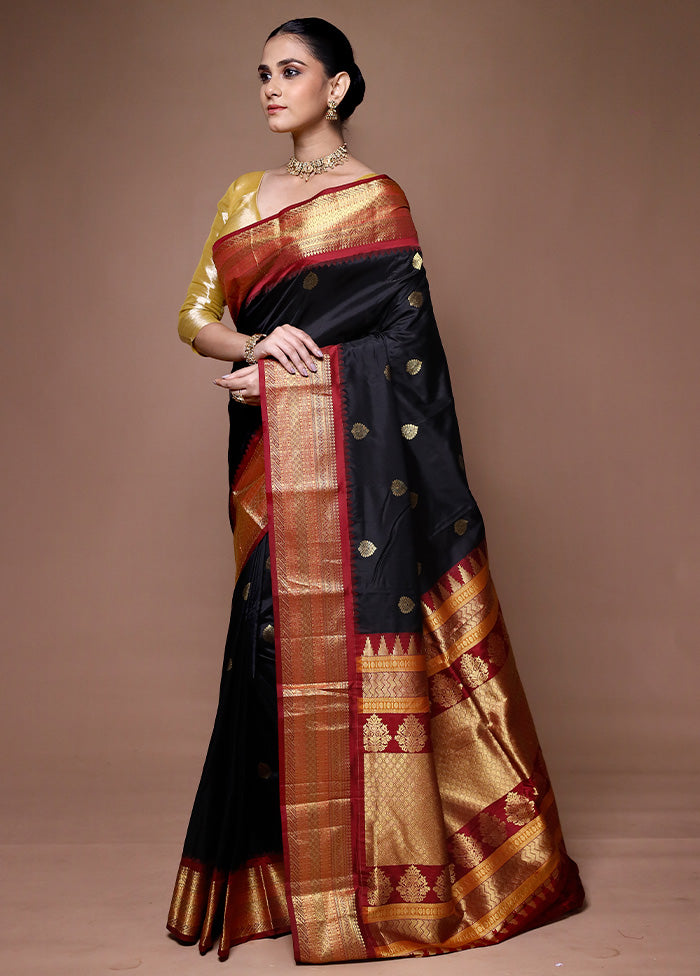 Black Handloom Kanchipuram Pure Silk Saree With Blouse Piece