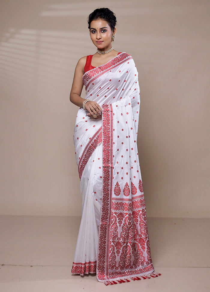 White Handloom Assam Pure Silk Saree With Blouse Piece